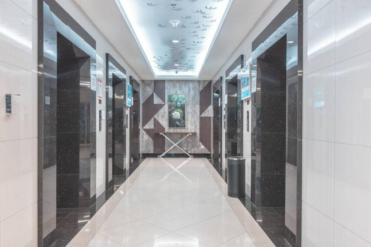 Redliving Apartemen Grand Kamala Lagoon - Pekayon Tower Barclay North Bekasi Eksteriør bilde